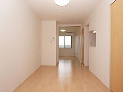 プラーンドルIV 3階1LDKのリビング/ダイニング