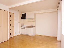 ガーデンプレイス1 1階1LDKのリビング/ダイニング