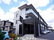 幕張本郷駅より徒歩10分 築9年8ヶ月 3階建の賃貸物件