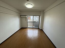 アップライト三田 102 1階ワンルームのリビング/ダイニング