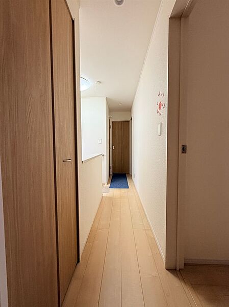 各部屋へスムーズにつながる明るい動線設計