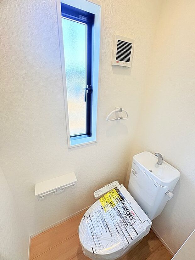 温水洗浄便座付きトイレ モデル棟
