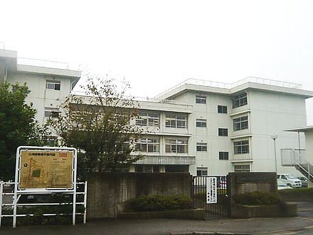四街道市立四街道北中学校(666m)
