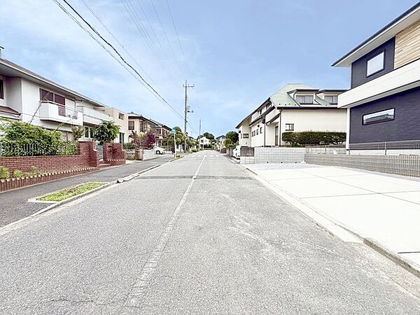 接道状況：北側約9ｍ公道、南側約6ｍ公道