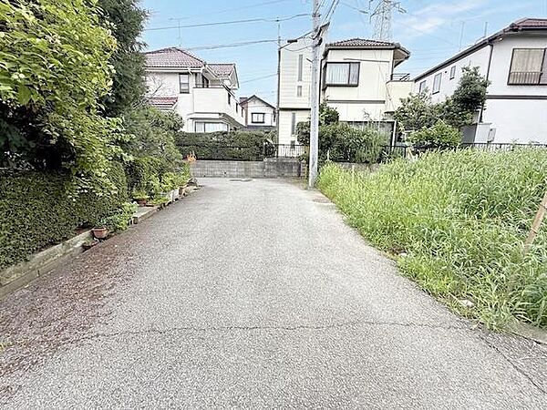 接道状況：北側約6ｍ私道、西側約6ｍ私道