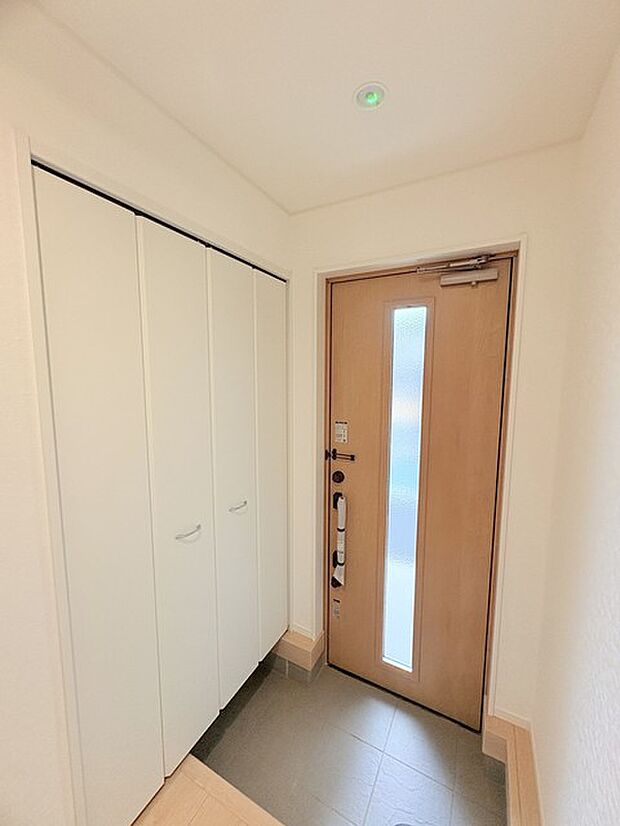 収納付き玄関 モデル棟