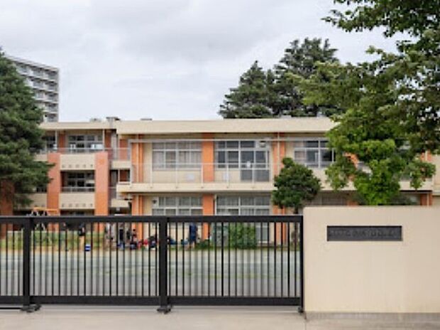千葉市立千草台小学校(750m)