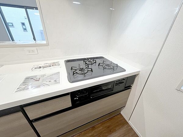三口コンロ 同社施工例となります。