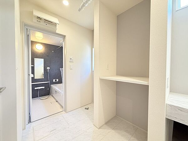 洗面室に設けたカウンター