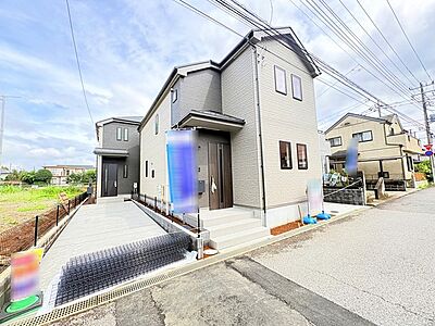 外観:完成しました! 即日ご案内可能です! お気軽にお問い合わせください! 外観:完成しました! 即日ご案内可能です! お気軽にお問い合わせください!