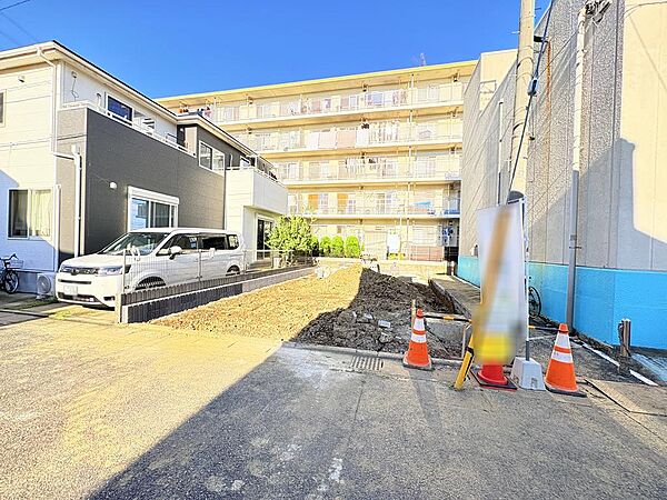 現況；建築中