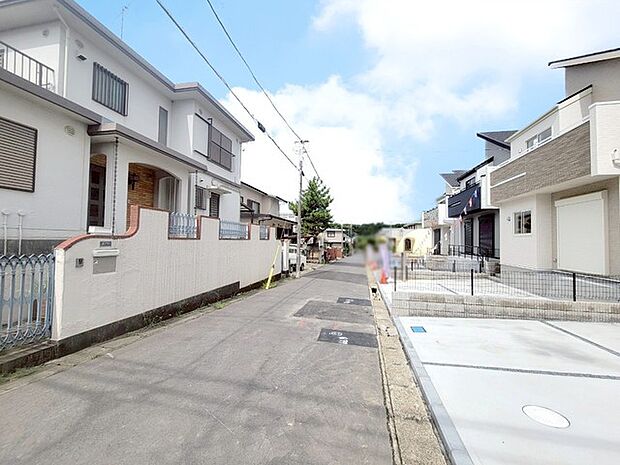 接道状況：南西側約4.8ｍ公道、南東側約11ｍ公道