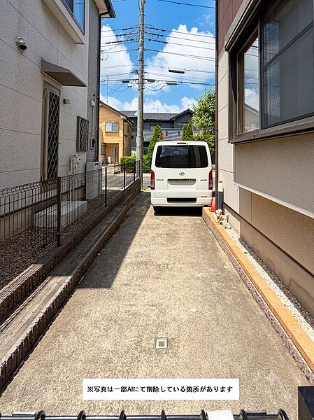 カースペースは車種により３～４台分