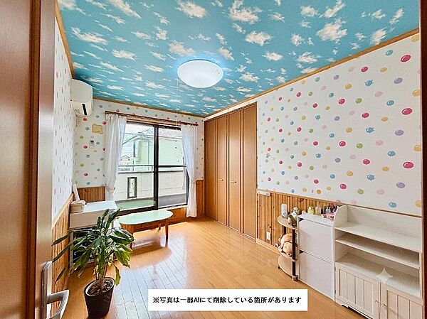 ２階洋室５．６帖（２０２１年製エアコン付）