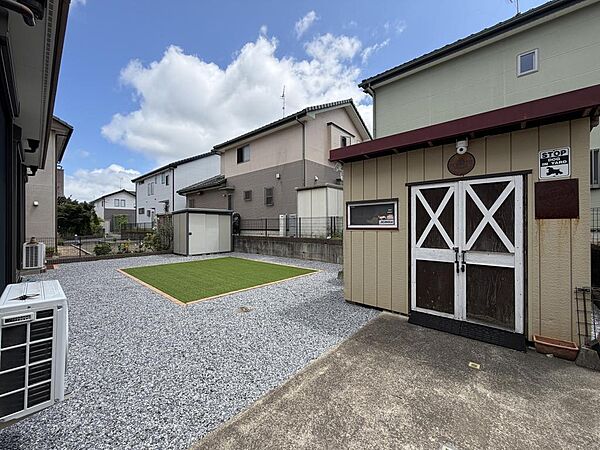 たっぷり収納できる倉庫付き（不要時は解体いたします）