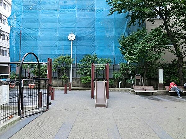 apartment 東京都台東区竜泉３丁目
地図を見る