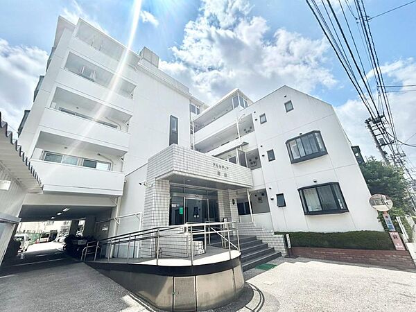 機能、品質、安全性など、建築・環境に求められる基本的な要件はもちろん、暮らしへの提案をも含んだ全体的な質の高さを感じて頂ける筈です。是非一度、現地をご覧になってみてください。
