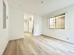 新宿区北新宿2丁目 戸建て 1LDKのリビング/ダイニング