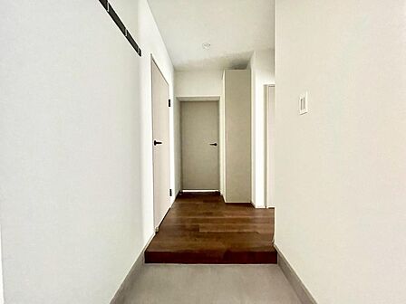 お家の面構えの良さは玄関アプローチで決まると言っても良いでしょう。大切な「我が家」を演出するために、お家の外構周りに色々と手を加える方も増えてきています。追加工事もご相談下さい。