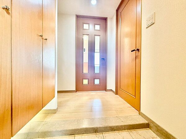 玄関を拡大表示