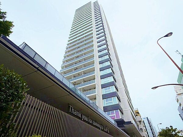 小学校入学前の子どもを持つ家庭の約6割が「家族や子どものため」に購入を希望。入学後の転校を避け、広い空間でのびのび育てたいなどの親心が、家探しのきっかけになっているようです。