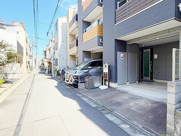 機能、品質、安全性など、建築・環境に求められる基本的な要件はもちろん、暮らしへの提案をも含んだ全体的な質の高さを感じて頂ける筈です。是非一度、現地をご覧になってみてください。