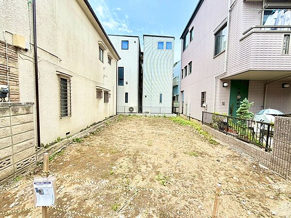 季節感を演出する多彩な樹木と豊かな彩りが重なり、心地よい場所となることでしょう。