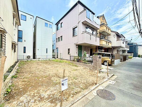 季節感を演出する多彩な樹木と豊かな彩りが重なり、心地よい場所となることでしょう。