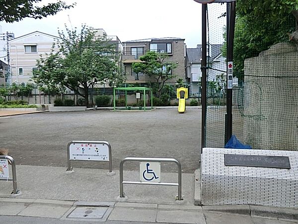 千駄木公園まで約212m