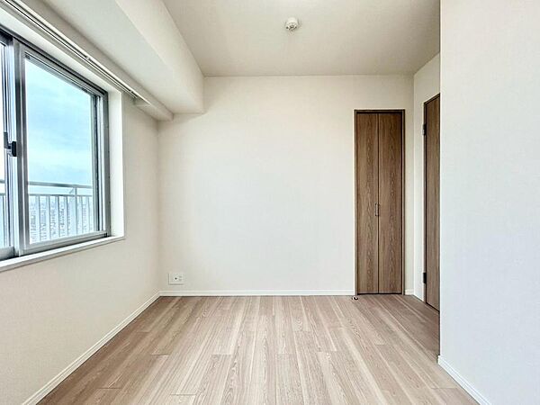 家族とのコミュニケーションを促進する拘り設計。快適な居住空間を演出し、都市型生活をより潤いある時間へ代えてくれます。