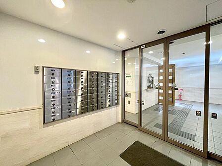 家族の温かさと陽光の暖かさ、楽しい毎日と明るい未来を予感させる「空間が織り成すひとつ先の住み心地」を演出します。
