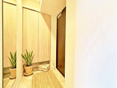 ダウンライトを使用しお洒落に演出。帰りたくなる家をテーマに設計。いつも「人」と「家」の間に・・・。