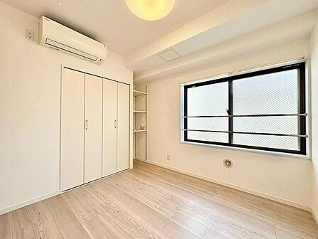 住まう方でカスタマイズしていただけるシンプルなデザインの内装。ご自身で素敵な空間を創り上げられます。