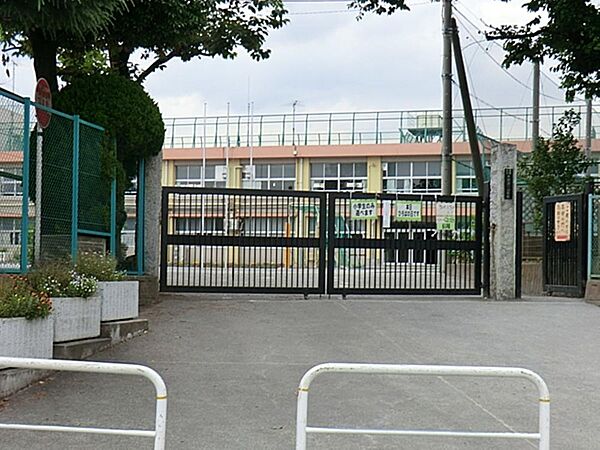 練馬区立大泉第一小学校まで約423m