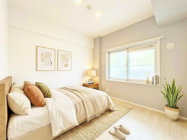 ※生成AIによるイメージです。家具・小物は販売価格に含まれません。風の通り道。舞い込んでくる風が優しく躍り、室内に爽やかな空気を運んでくる。そこに季節の息吹を感じて、いまがどんな季節なのかを実感する。
