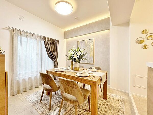 ※生成AIによるイメージです。家具・小物は販売価格に含まれません。「LDKは家族だんらんをデザイン」。広いLDKでは家族が集まり一緒の時間がすごせる工夫がされております。