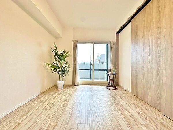 お子様の心と身体を見守る子供部屋として、思春期のプライバシーを重視したり、成長に合わせて机やベットを自由にレイアウトできるようにと、小さな自立心を育むお部屋作りを見越してご覧下さい。
