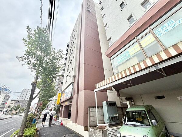 賃貸の更新時期が迫っている人。更新料を払うか、新しく賃貸を探して、敷金・礼金を払うか、悩ましいところ。いっそ購入してしまうのも手。家賃と同等程度の支払いで、自分の住まいを手に入れましょう。