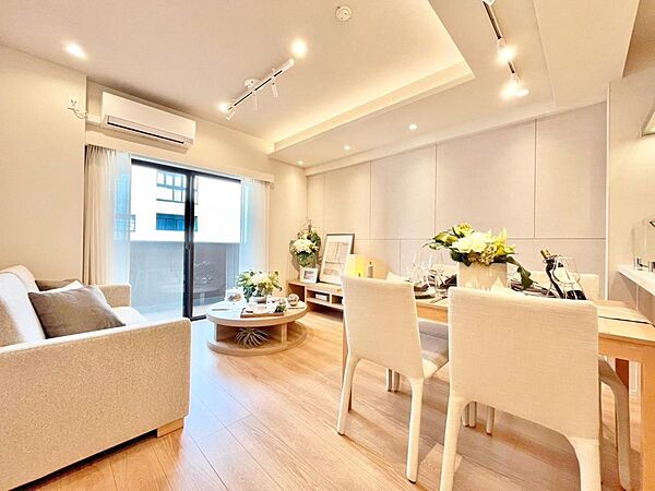 会話が弾むリビング、料理が愉しくなるキッチン、明日への活力を養うベッドルーム。家は、ただ生活する場ではなく、暮らしを愉しく、快適にする場所。笑顔の毎日、安らぎの日々のために、最新の設備・仕様を採用。