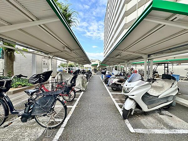 家族の温かさと陽光の暖かさ、楽しい毎日と明るい未来を予感させる「空間が織り成すひとつ先の住み心地」を演出します。