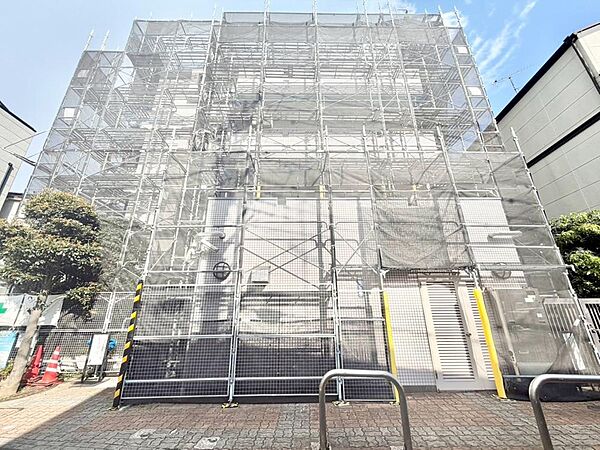 街に溶け合う美しい景観を生みだしているにも関わらず、採光や風通しを考えて設計された間取り。優雅なひと時をお過ごしいただける筈です。