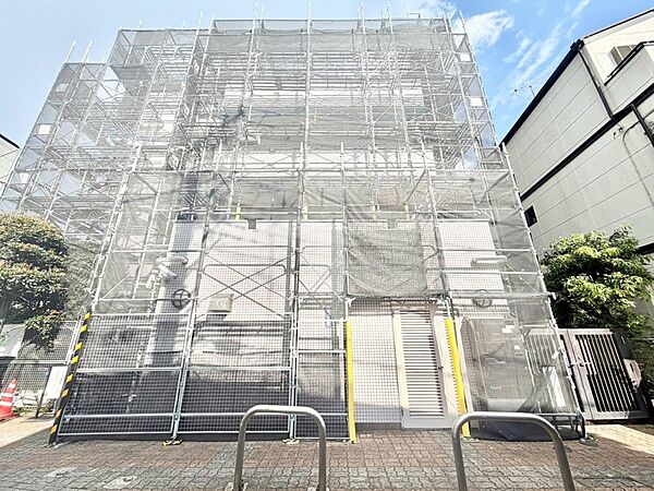 街に溶け合う美しい景観を生みだしているにも関わらず、採光や風通しを考えて設計された間取り。優雅なひと時をお過ごしいただける筈です。