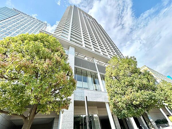 ただ「住まう」だけではございません。気持ち良く住んで欲しい気持ちをこめて…。お住まいの事、住まう街の事、お金の事、何でもご相談下さいませ。