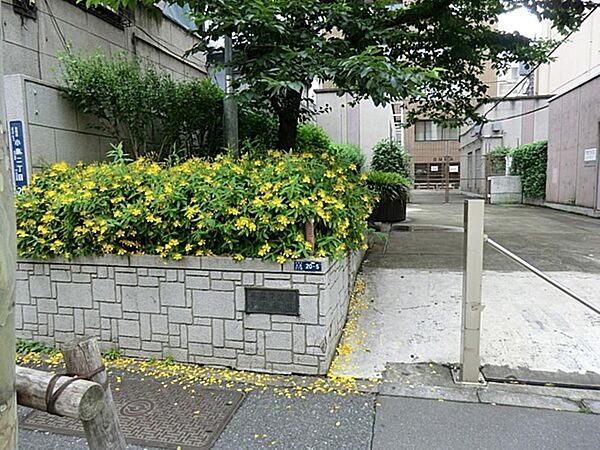 小島二丁目児童遊園まで約232m