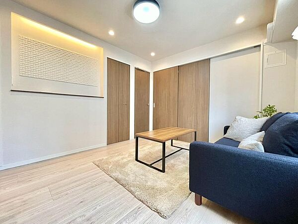 造りこんだ空間演出の妙が生み出す光と質のハーモニーはこの住宅のクオリティの良さを実感させてくれます。