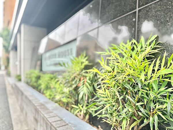 一つ屋根の下にそれぞれの暮らしがある。お部屋ぐらいは自分の価値観で自由にしたい。だからこそ、そのベースはシンプルであるべきだと思う。なぜなら、時の流れで人の好みは変わっていくものだから。