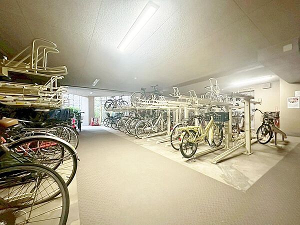 家族の温かさと陽光の暖かさ、楽しい毎日と明るい未来を予感させる「空間が織り成すひとつ先の住み心地」を演出します。