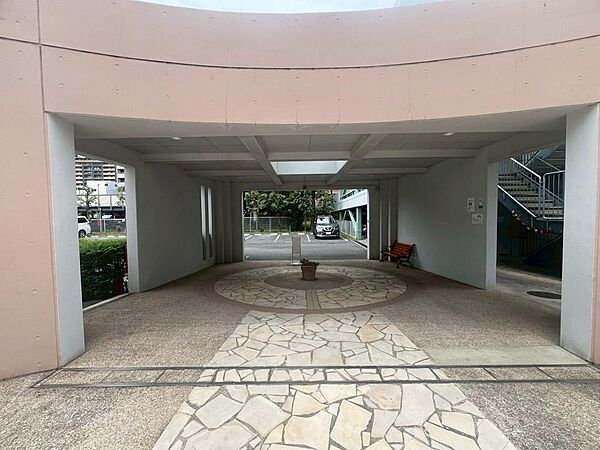 家族の温かさと陽光の暖かさ、楽しい毎日と明るい未来を予感させる「空間が織り成すひとつ先の住み心地」を演出します。