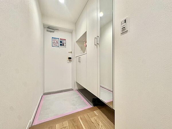 清潔感が溢れ、訪れる者すべてを「安らぎ」と「充実」で包み込みます。