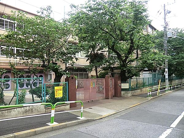 北区立谷端小学校まで約178m